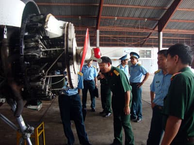 Kiểm tra toàn diện công tác kỹ thuật Trường Sĩ quan Không quân