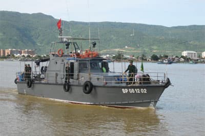 Tàu PY96265 TS cùng 8 ngư dân đã về bờ an toàn