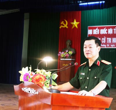 Tiếp xúc cử tri tại huyện đảo Trường Sa