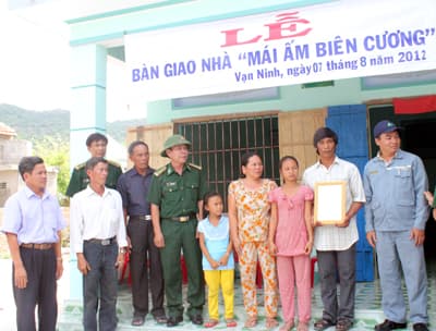 Bộ đội Biên phòng tỉnh Khánh Hòa bàn giao 3 nhà "Mái ấm biên cương”