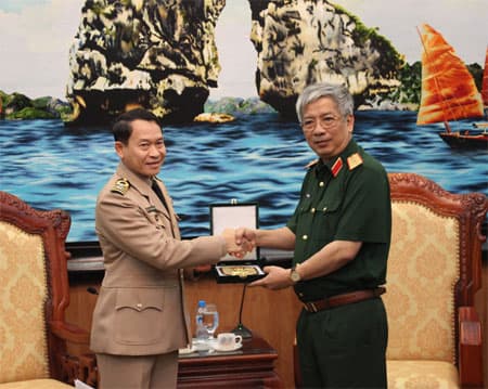 Thượng tướng Nguyễn Chí Vịnh tiếp các Tùy viên Thái Lan