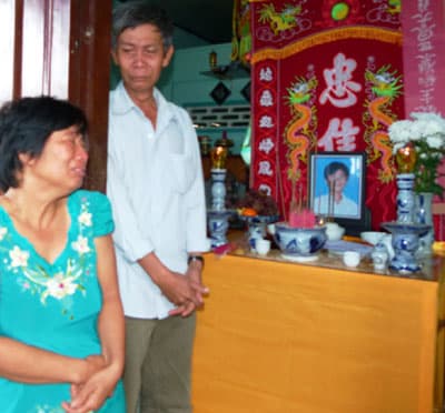Khởi tố 4 bị can đánh chết bạn tù