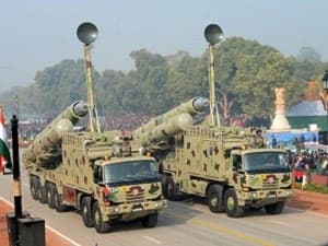 Ấn Độ bắn thành công tên lửa BrahMos từ tầu ngầm