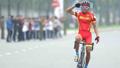 Huỳnh Thanh Tùng tiếp tục giữ áo vàng