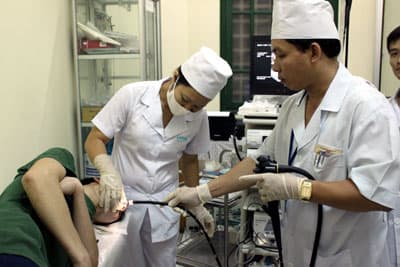 Lấy dị vật đường tiêu hóa trên bằng phương pháp điều trị bằng nội soi ống mềm