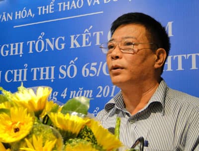 Đến giám khảo mà cũng… phản cảm!