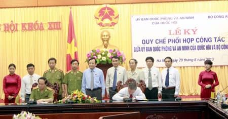Ủy Ban Quốc phòng và An ninh Quốc hội và Bộ Công an ký kết Quy chế phối hợp công tác