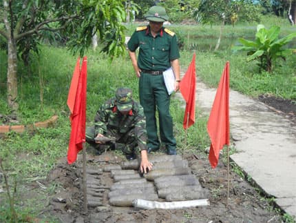 Dũng cảm, sáng tạo rà phá, xử lý bom mìn, vật nổ