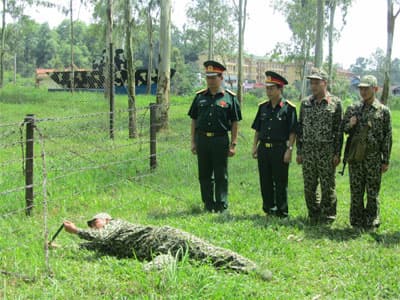 Đột phá chất lượng đào tạo, nghiên cứu khoa học và huấn luyện chiến đấu