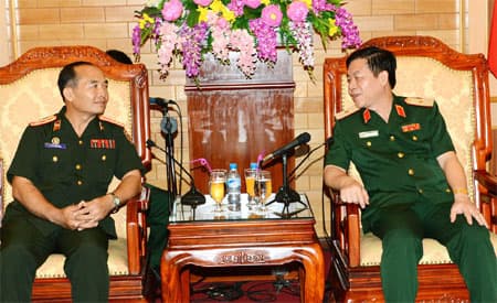 Đưa hợp tác báo chí quân đội Việt Nam-Lào ngày càng đi vào chiều sâu