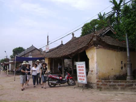Một số người dân Đường Lâm vẫn xin trả danh hiệu Di tích làng cổ