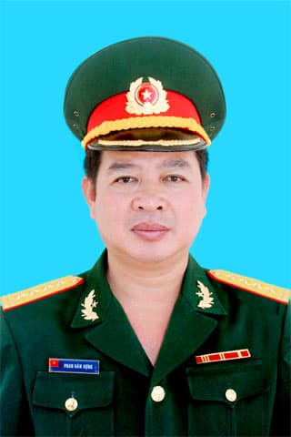 Phát huy sức mạnh tổng hợp trong tiến hành công tác Đảng, công tác chính trị