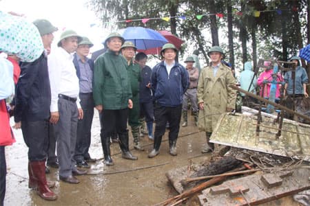 Huỷ nhiều cuộc họp để giúp dân