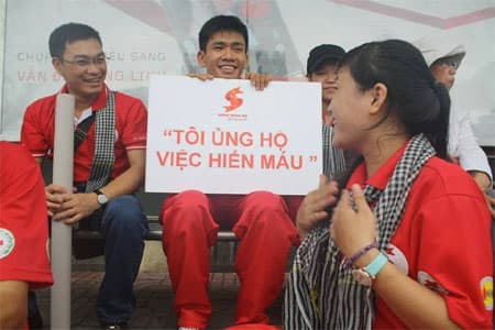 Mắc bệnh hiểm nghèo vẫn là tình nguyện viên xuất sắc