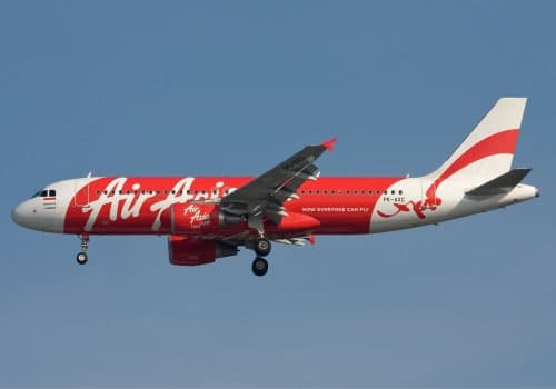 Máy bay mất tích của AirAsia đổi hướng do thời tiết xấu