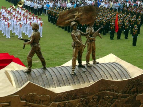 Hào hùng lễ tổng duyệt diễu binh, diễu hành