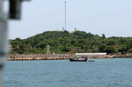 “Đảo thép” trên Biển Đông