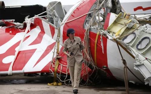 Trục vớt mảnh vỡ lớn cuối cùng của thân máy bay AirAsia