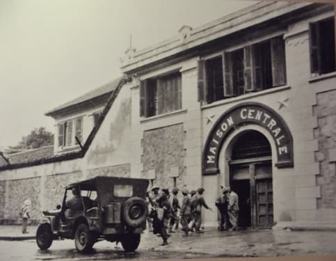 Những thế hệ tù chính trị Hỏa Lò với Thủ đô Hà Nội