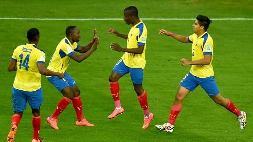 Valencia tỏa sáng giúp Ecuador thắng Honduras 2-1