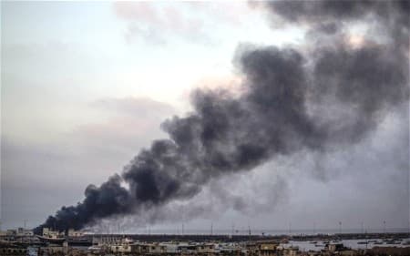 Nhà máy điện duy nhất ở Dải Gaza trúng đạn pháo Israel