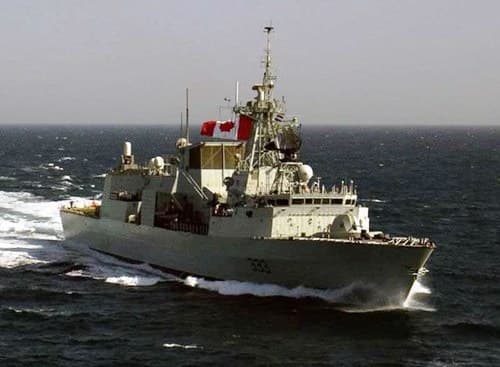 Nga bác cáo buộc "máy bay Nga áp sát khinh hạm của Canada tại Biển Đen"