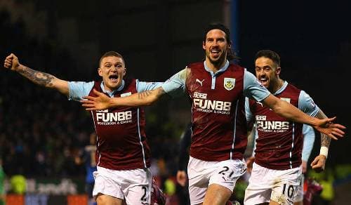 Lại sảy chân, Man City gần như trở thành "cựu vương"