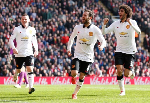 MU "đánh sập" Anfield, Chelsea thắng nhọc