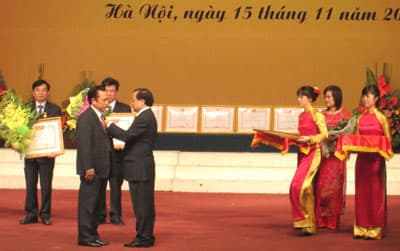 Tuyên dương các điển hình tiên tiến, nhà giáo mẫu mực tiêu biểu năm 2012