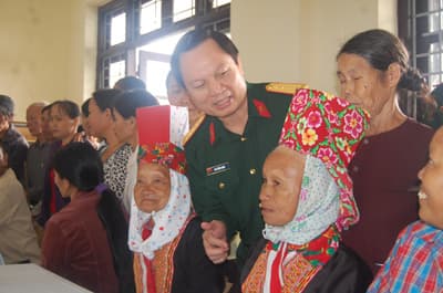 Quân dân chung một nụ cười