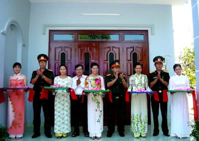 Tặng nhà “Mái ấm tình thương”