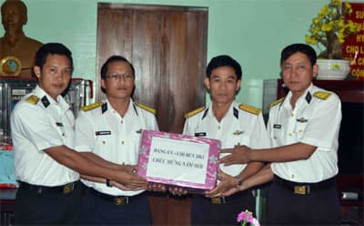 Mùa xuân trên ngọn sóng