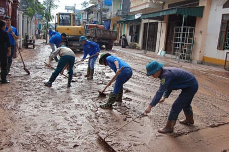 Khẩn trương khắc phục hậu quả bão lũ