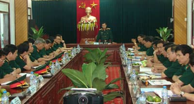 Thượng tướng Nguyễn Thành Cung thăm và làm việc tại Binh đoàn 15