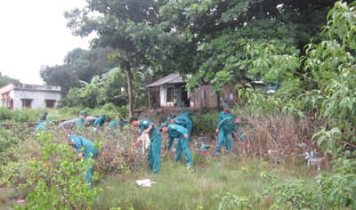 Giúp ngư dân vươn khơi bám biển