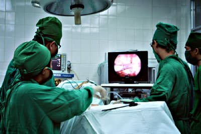 Lần đầu tiên ứng dụng kỹ thuật đốt hạch giao cảm qua nội soi