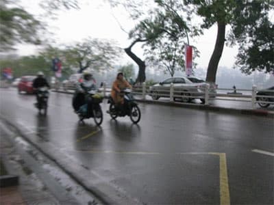 Trong 3 ngày đầu tuần miền Bắc có mưa dông, đề phòng lũ quét và sạt lở đất
