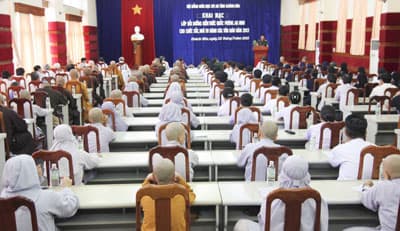 Bồi dưỡng kiến thức QP- AN cho 150 chức sắc, nhà tu hành các tôn giáo