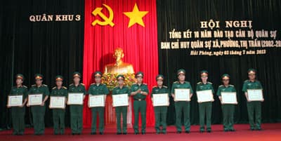 Tổng kết 10 năm đào tạo cán bộ quân sự Ban CHQS xã, phường, thị trấn