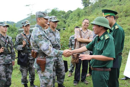 Đồn Biên phòng Mường Khương (Việt Nam) và Tiểu đoàn Biên phòng Kiều Đầu ( Trung Quốc) tổ chức gặp mặt trên thực địa