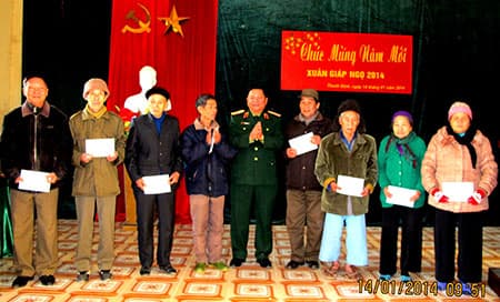 Tổng cục Hậu cần tặng quà, chúc tết ATK-Thanh Định
