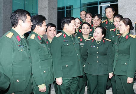 Thượng tướng Ngô Xuân Lịch thăm, chúc Tết các nhà hát quân đội