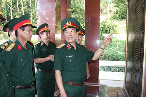 Kiểm tra công tác giúp đỡ nhân dân huyện Nguyên Bình, tỉnh Cao Bằng