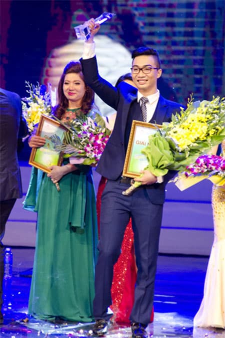 Nguyễn Tiến Hưng giành giải nhất Giọng hát hay Hà Nội 2014