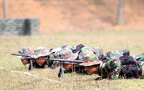 Đội In-đô-nê-xi-a tiếp tục dẫn đầu