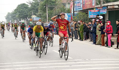 Hân hoan trên quê Bác