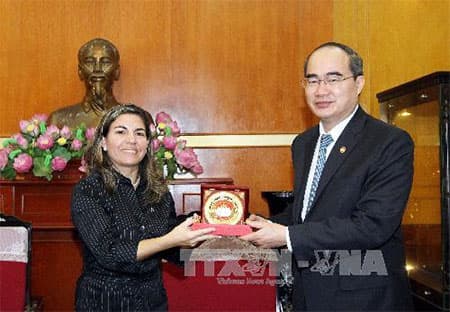 Chủ tịch Ủy ban Trung ương Mặt trận Tổ quốc Việt Nam tiếp Chủ tịch Viện Cuba Hữu nghị với các dân tộc