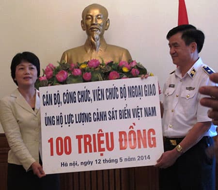Bộ Ngoại giao và Tập đoàn Dầu khí Việt Nam ủng hộ Cảnh sát biển và Kiểm ngư Việt Nam