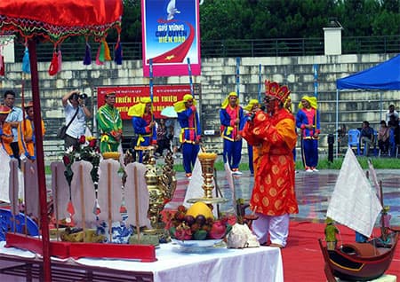 Tái hiện Lễ Khao lề thế lính Hoàng Sa tại Hà Nội