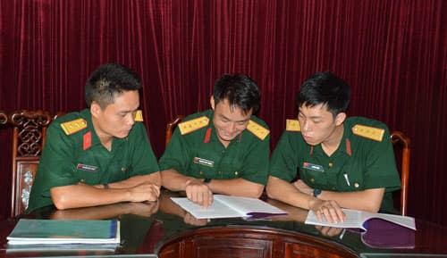 Từ cậu bé làm thuê trở thành Thạc sĩ Triết học